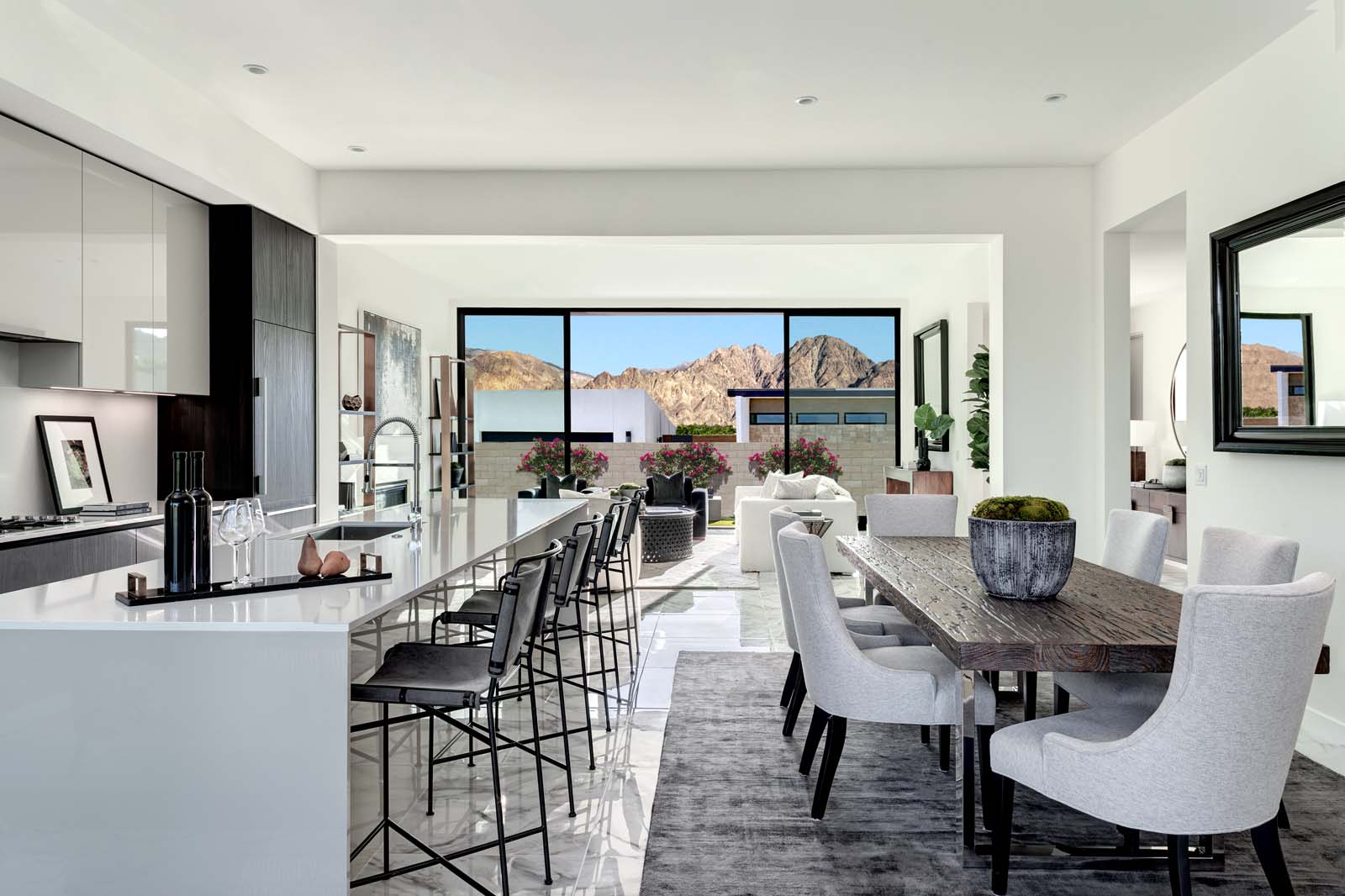 The Balinese dining area and kitchen